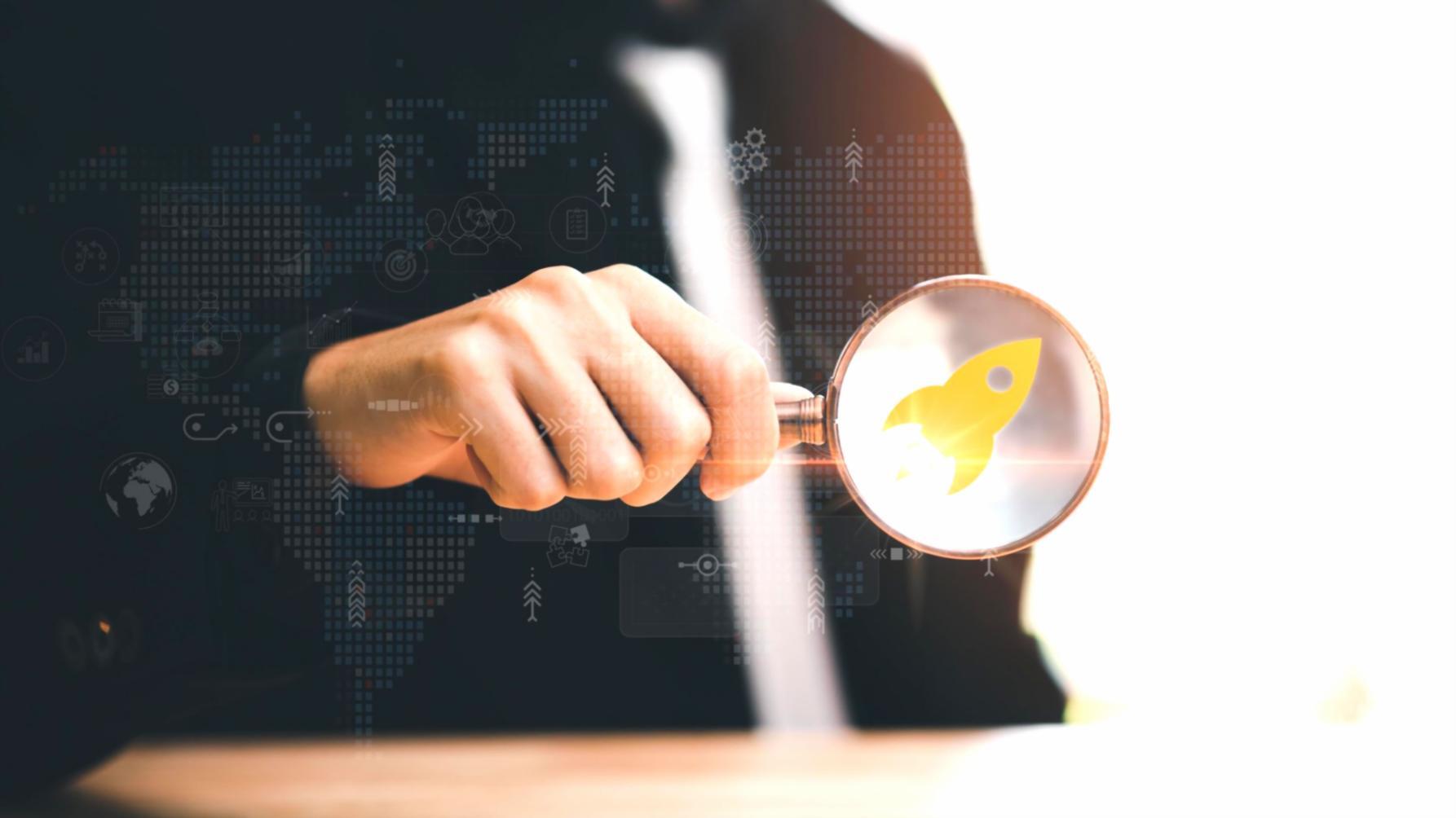 Detailed walkthrough of on-page content structure and heading hierarchy during a Elunoravexiq course